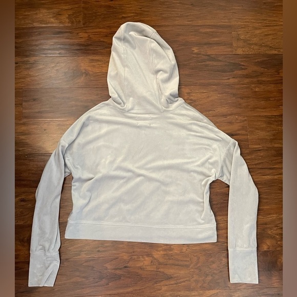 Offline by Aerie Cropped Velour Hoodie Size M - Picture 4 of 6